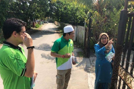 Dewan Pemuda PAS Putatan Disambut Mesra Oleh Penduduk Kampung Sembulan.