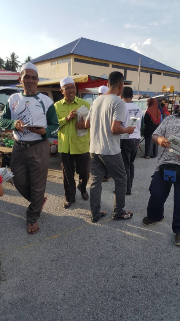 Edaran Sisipan Harakah di Pasar Malam Sungai Acheh ...