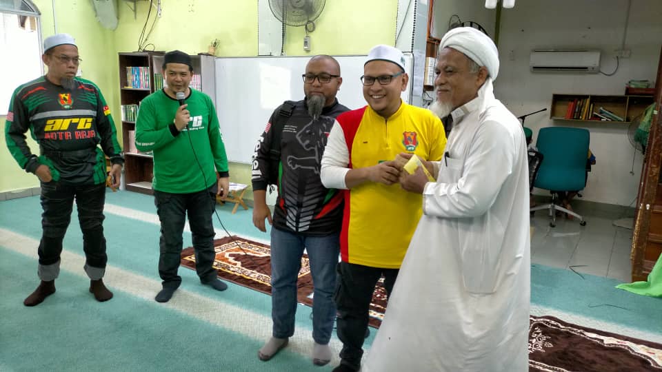 Konvoi ARC Selangor Menyantuni Warga Pondok Dan Alim Ulama ...