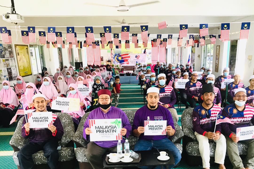 MTIS terap nilai patriotik kepada pelajar  Berita Parti Islam Se 