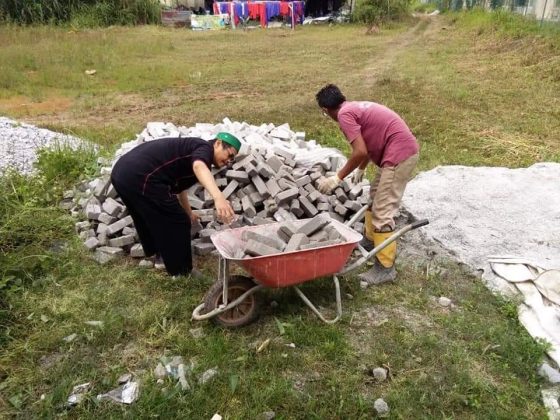 Ahli PAS Cawangan gotong-royong Menyiapkan Bengkel Kereta ...