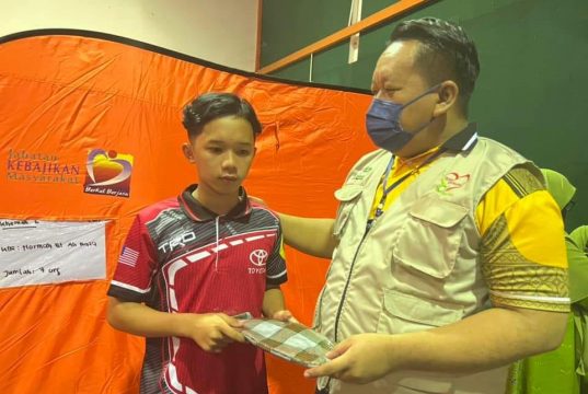 PAS Lahad Datu serah sumbangan kepada mangsa kebakaran