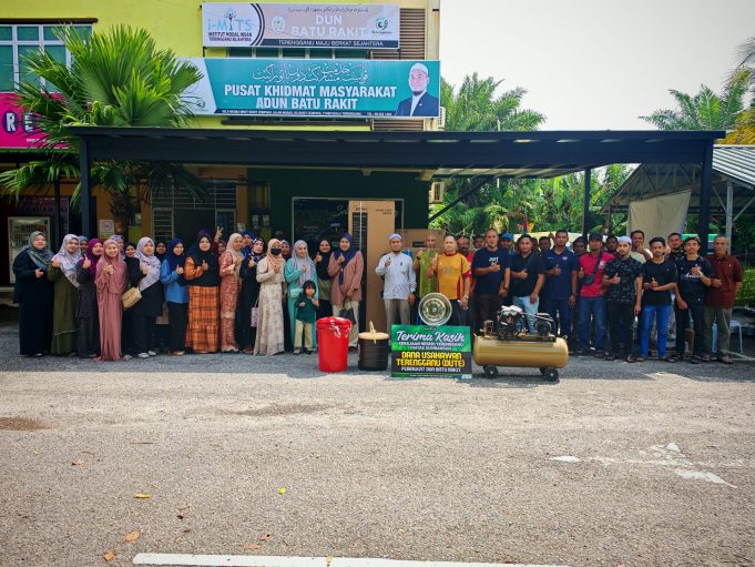 50 Usahawan Terima Bantuan Modal Niaga RM50,000