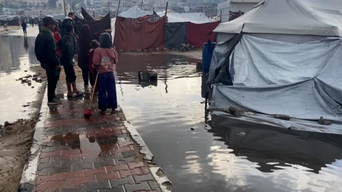 Israel Bunuh Sekurang-kurangnya Tiga Orang Di Gaza, Ketika Ribuan Menanggung Banjir Besar