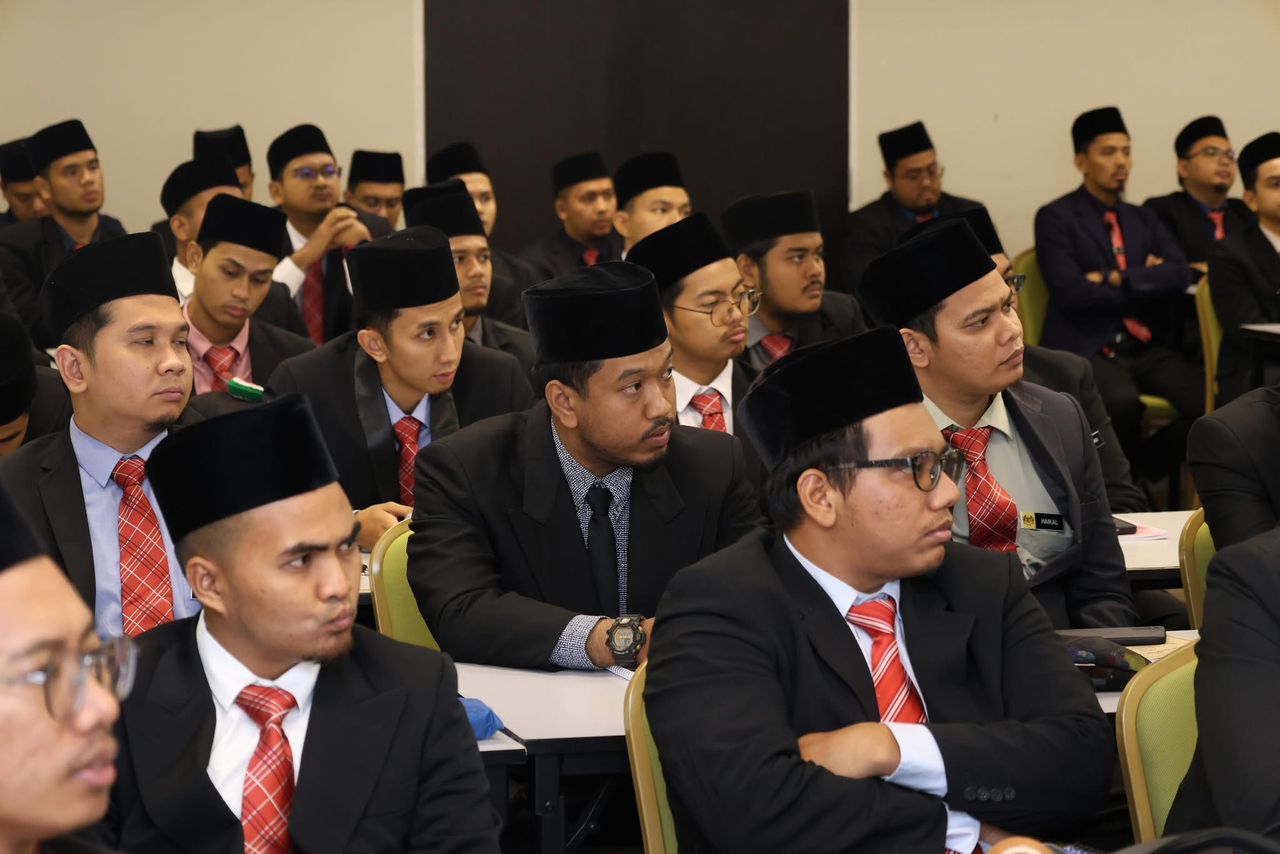 138 guru baharu YIK sertai kursus asas perguruan