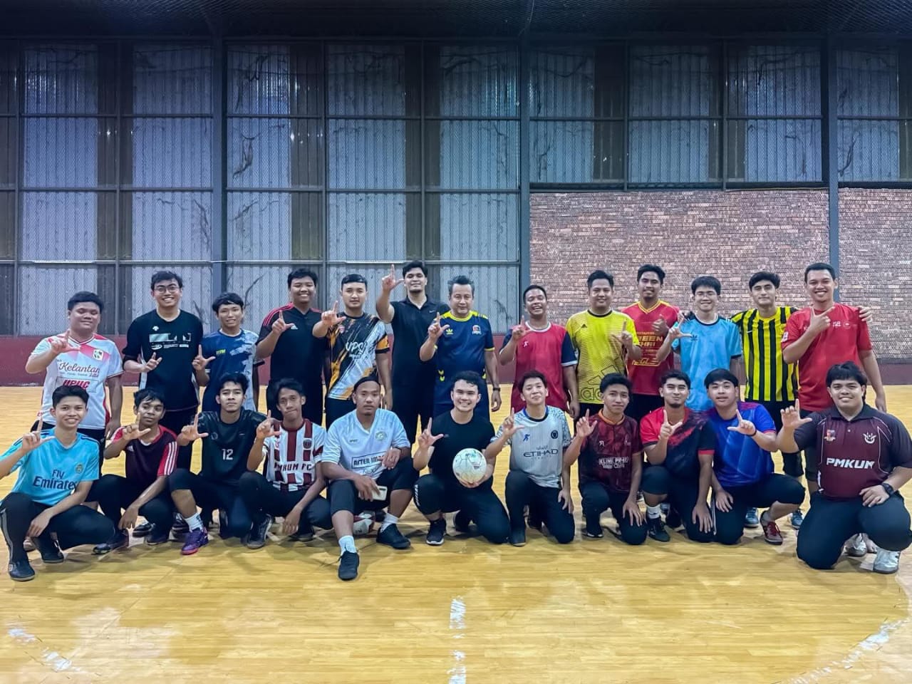 Exco Sukan serikan futsal ukhuwah alumni KFLI