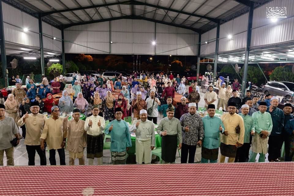 Pemimpin negeri santuni anak Kelantan di Melaka