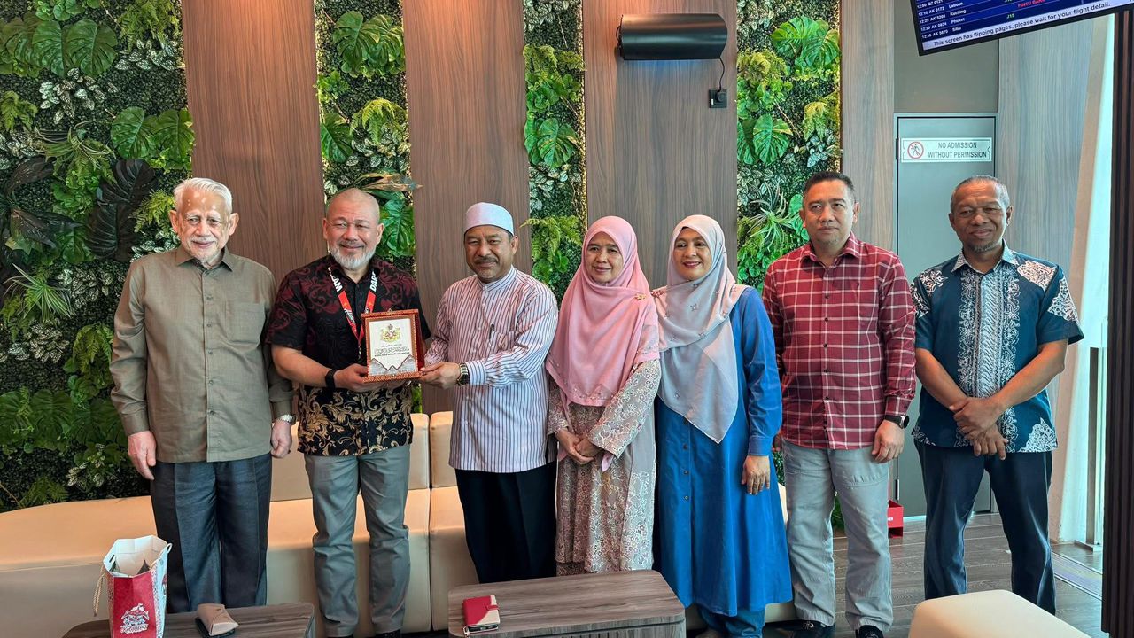 MB Kelantan, Exco Pelancongan perincikan laluan KB-Jakarta dengan AirAsia