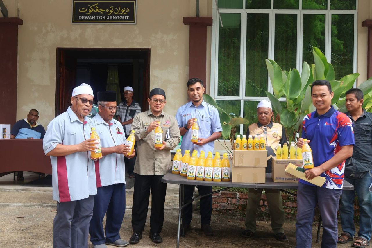 Koperasi Masjid Permatang Sungkai berjaya hasilkan kordial nanas
