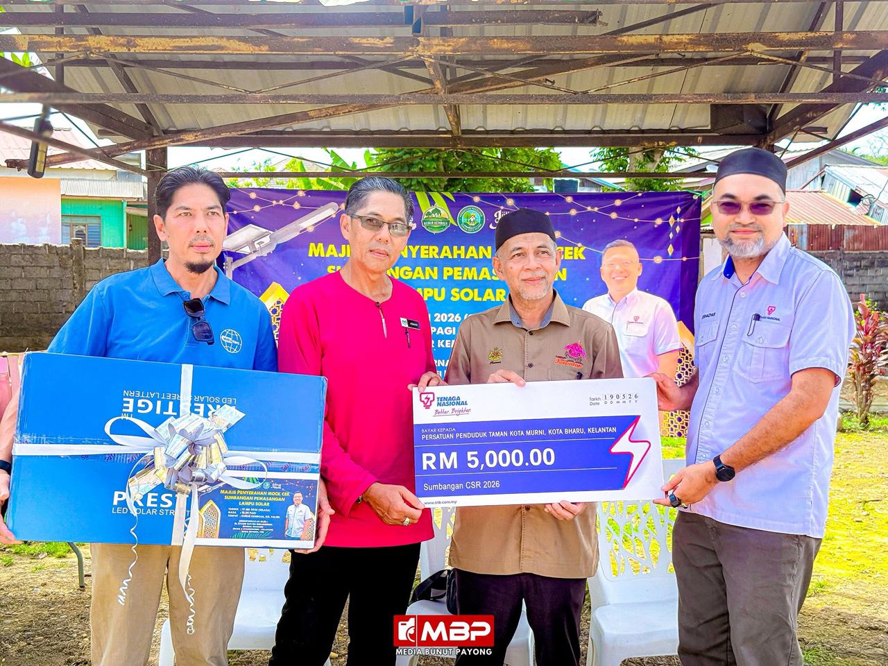 TNB Kelantan sumbang lampu solar di Tanah Perkuburan Kemboja Kampung Paloh
