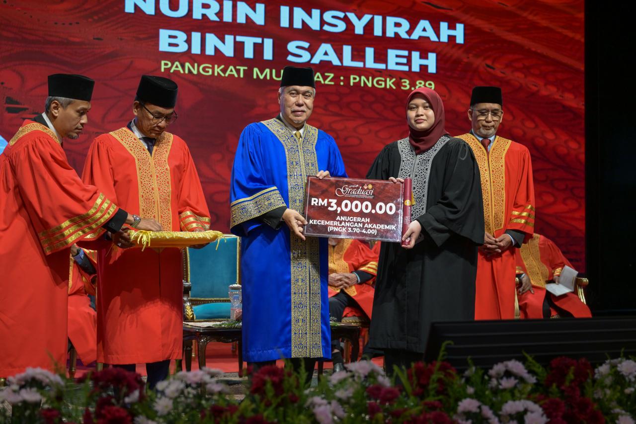 Sembilan siswi cipta sejarah graduan pertama Darul Quran MAIK