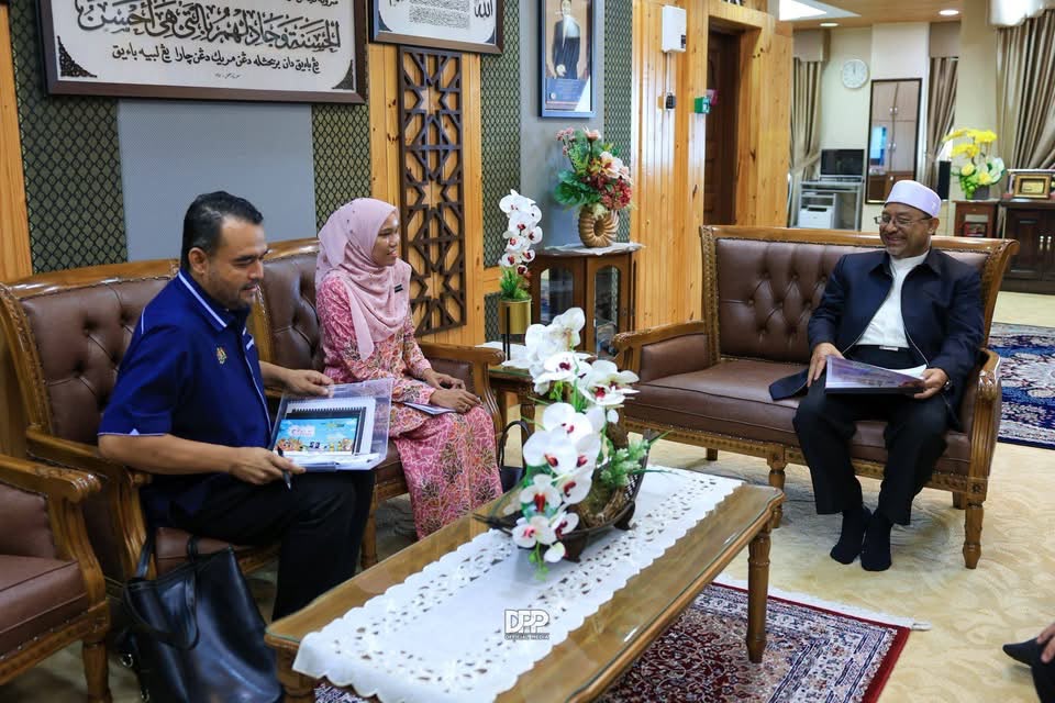 Busana Melayu tema Festival Kesenian Kelantan 2026