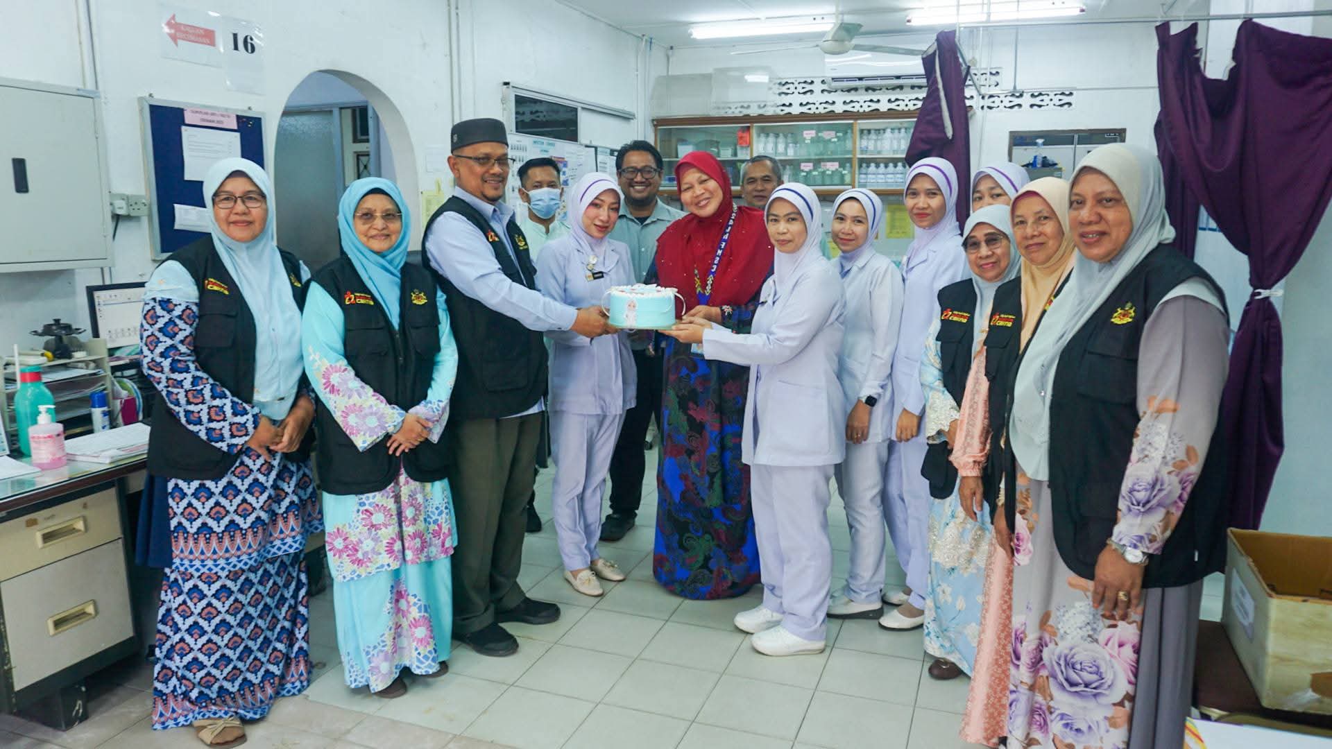 ADN Wakaf Bharu santuni petugas kesihatan sempena Hari Jururawat Sedunia