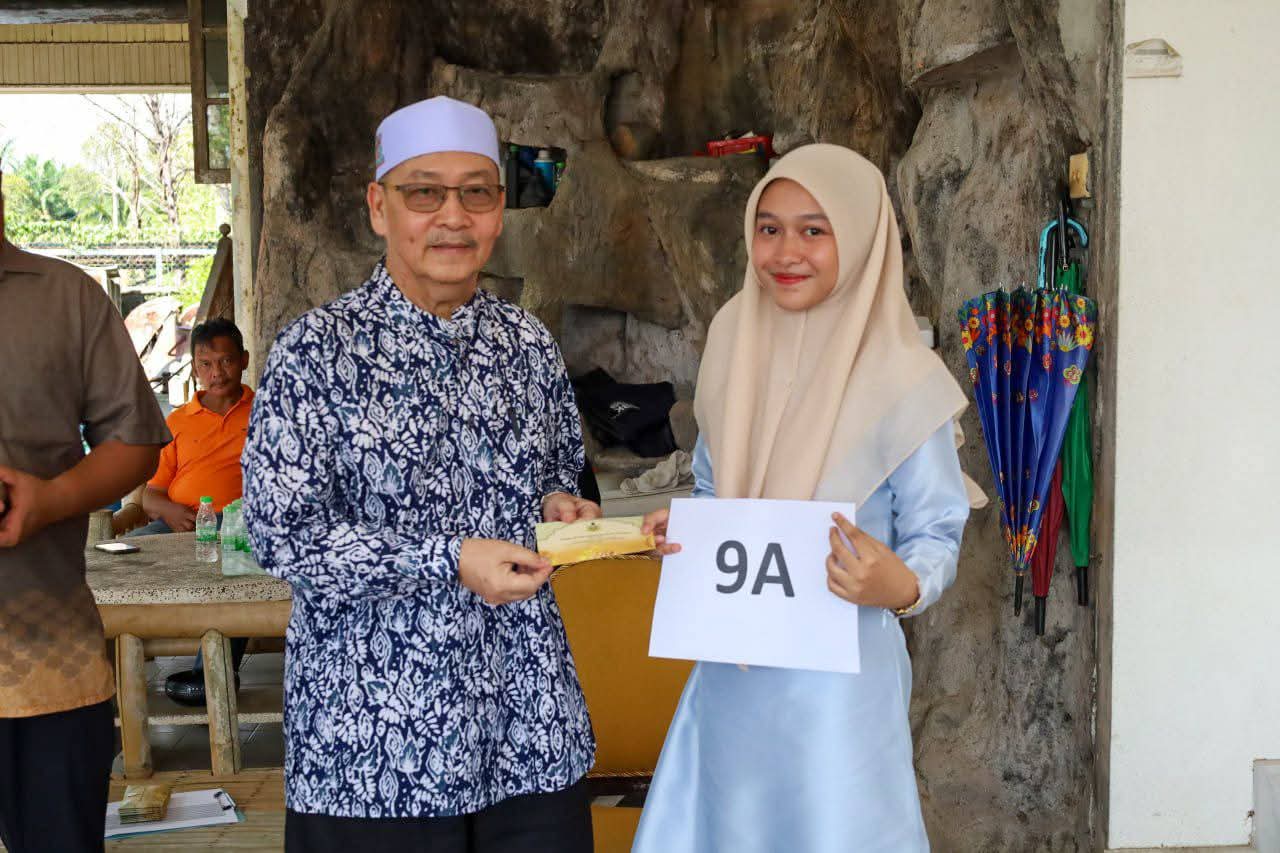 Kejayaan 60 pelajar anak Kemahang jadi kebanggaan - Dato' Md Anizam